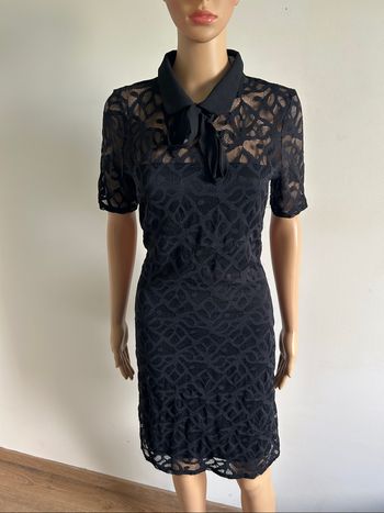 Robe noire en dentelle à manches courtes Morgan taille 42 bon état