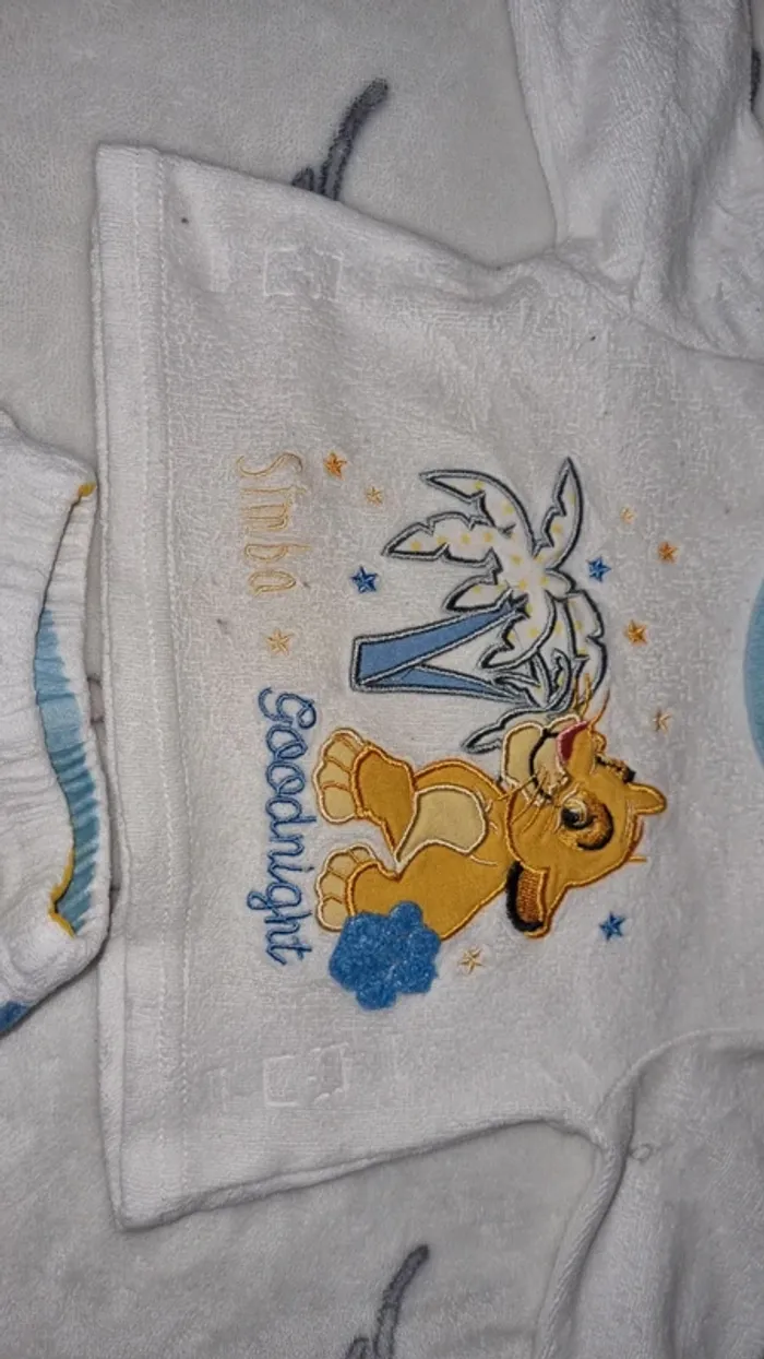 Pyjama le roi lion 1 mois en bon état - photo numéro 4