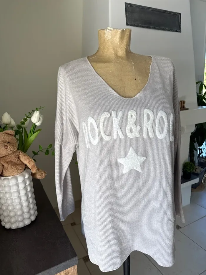 Pull femme tout doux avec inscription rock and roll femme - photo numéro 2