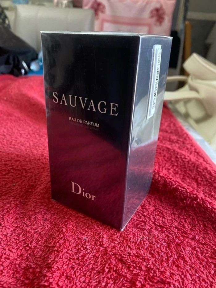 Neuf avec étiquette Dior - photo numéro 3