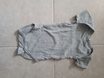 Body manche courte Taille 3mois