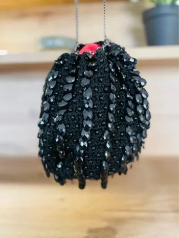 Bourse pochette Zara Woman noire perlée