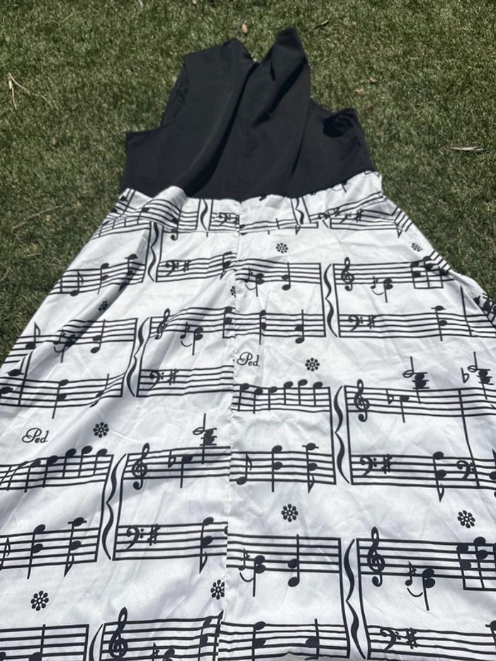 Robe taille 38/40 - photo numéro 3