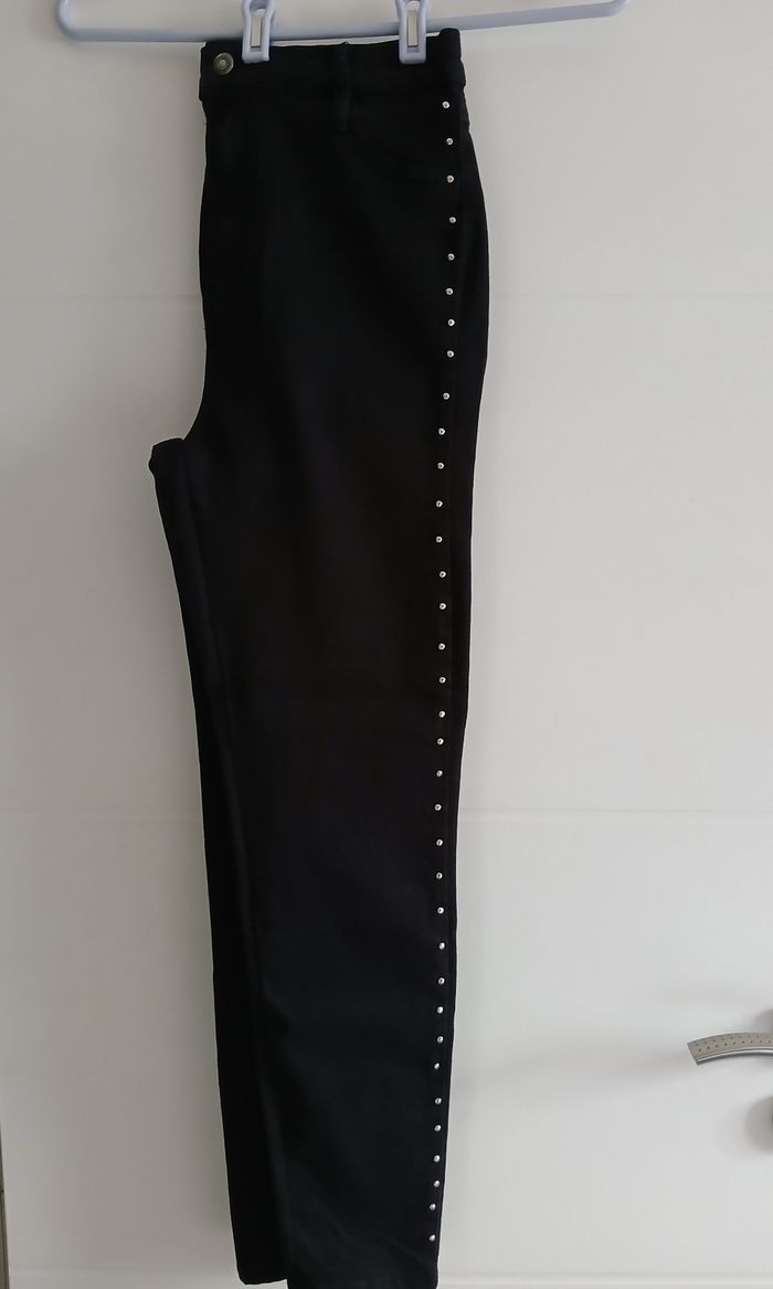 Pantalon Bershka
Taille 42 - photo numéro 3