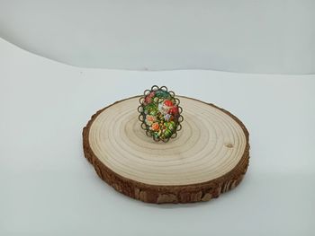 Bague réglable cabochon fleurs effet vintage