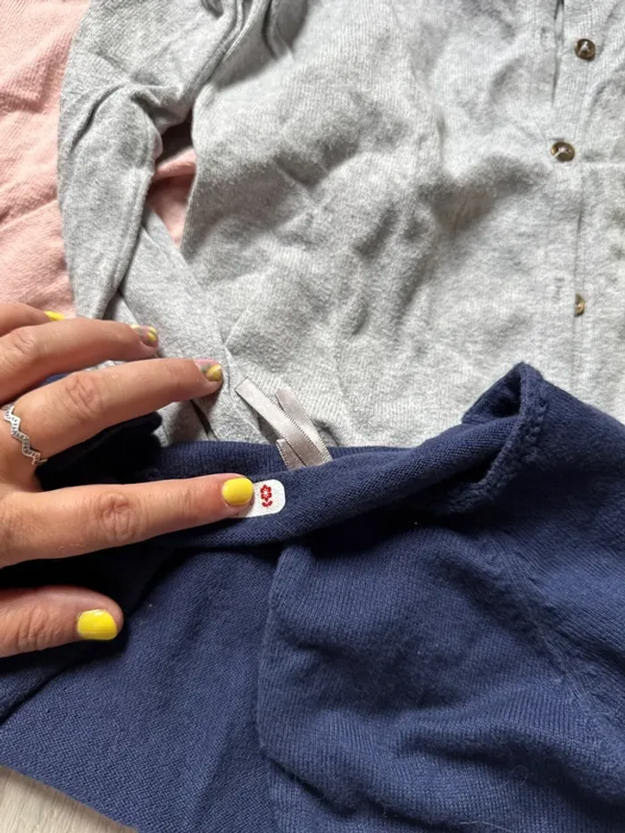 Lot 3 gilets et 2 boléros 8 ans fille Kiabi - photo numéro 7
