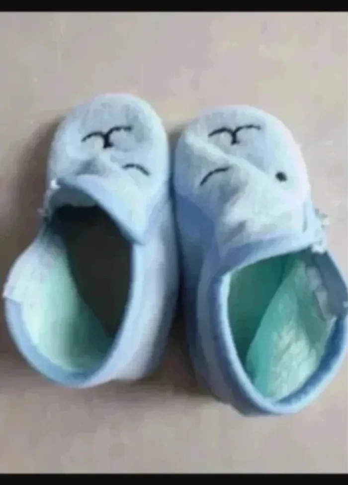 paire de chaussons montants à fermetures pointure 20 bleu Très bon état Tissaia - photo numéro 4