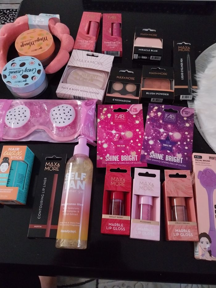 Lot maquillage neuf - photo numéro 3