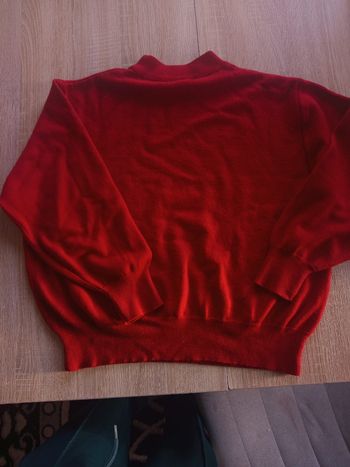 Pull rouge
