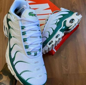 Tn Lacoste taille 42