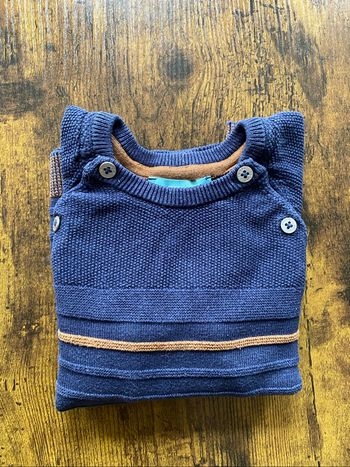 Pull bleu