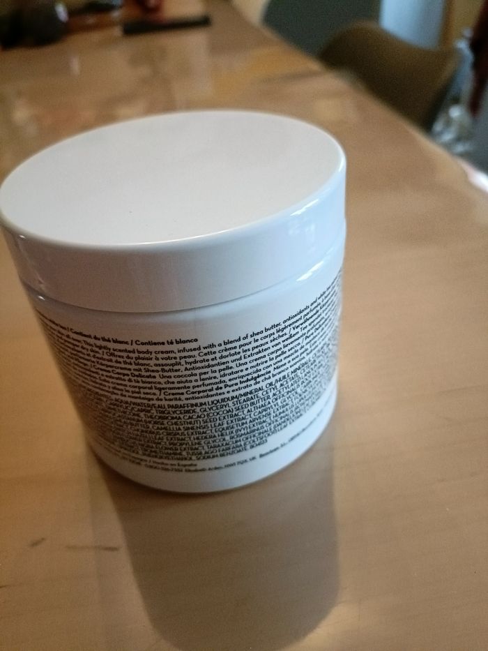 Pot de crème pour le corps Elisabeth ARden neuf 400ml - photo numéro 2