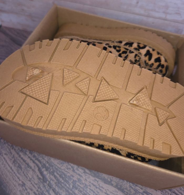 Baskets polaires filles léopard tendances - Taille 22 - NEUVES 🌟 - photo numéro 3