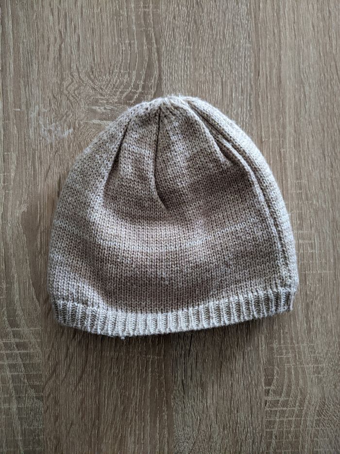 Bonnet avec noeud - photo numéro 3