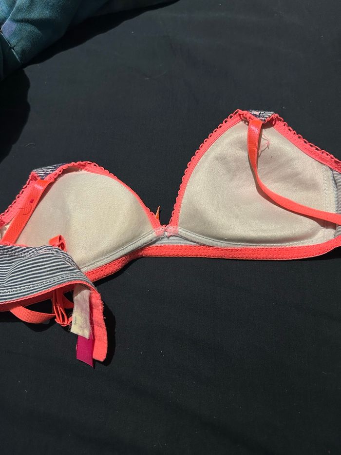 Soutien-gorge - photo numéro 2