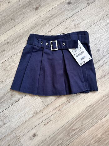 Jupe en jean Zara à plis bleu 6 ans neuf avec étiquette