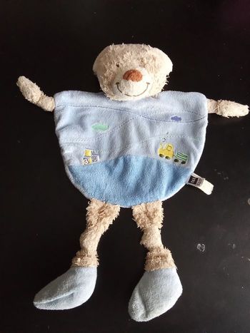Doudou tête ours beige, blanc, bleu broderie cubes, train, nuage tex baby  carrefour