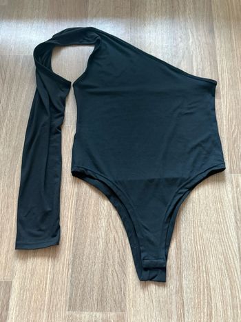 top épaule dénudée