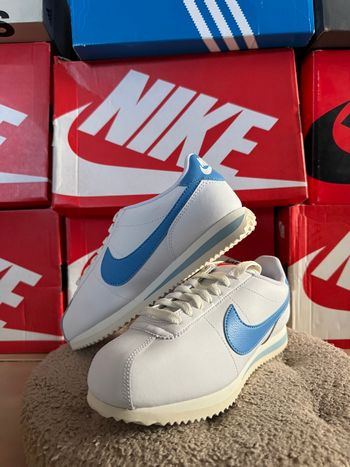 Basket Nike Cortez W full cuir taille 36