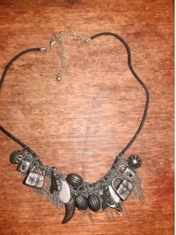 Collier  avec pendentifs
