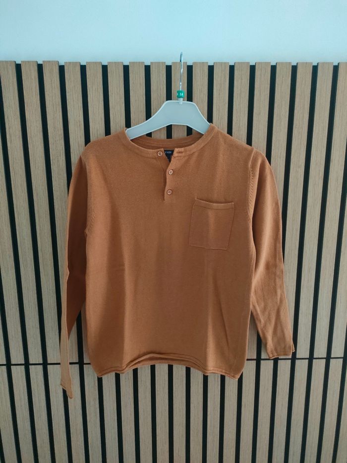 Lots de tee shirt et pull taille 8ans - photo numéro 9