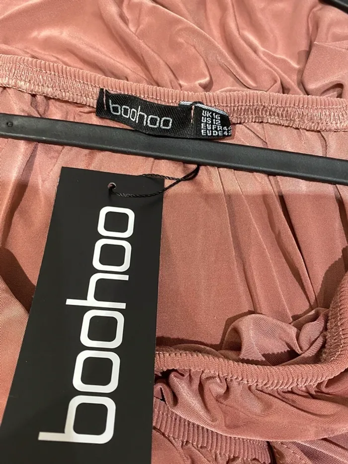 Robe de grossesse robe nouée à la taille épaules dénudées - photo numéro 2