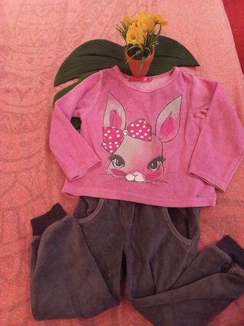 Ensemble ou pyjama deux pièces 24 mois a 36 mois