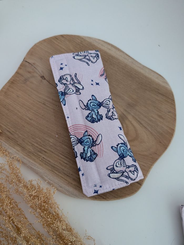 Protège ceinture de sécurité enfant stitch - photo numéro 2