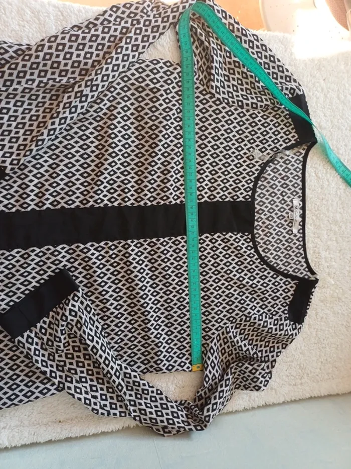 Blouse noire et blanche imprimé losange - photo numéro 4