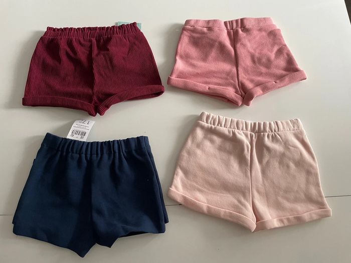 Lot de 4 short Obaibi 18 mois neufs avec étiquette - photo numéro 2