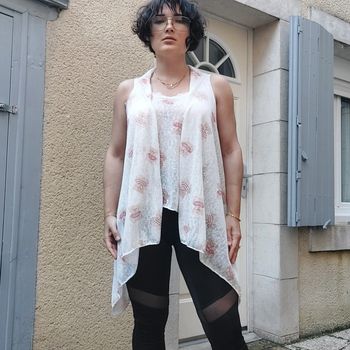 Joli haut neuf en 2 parties