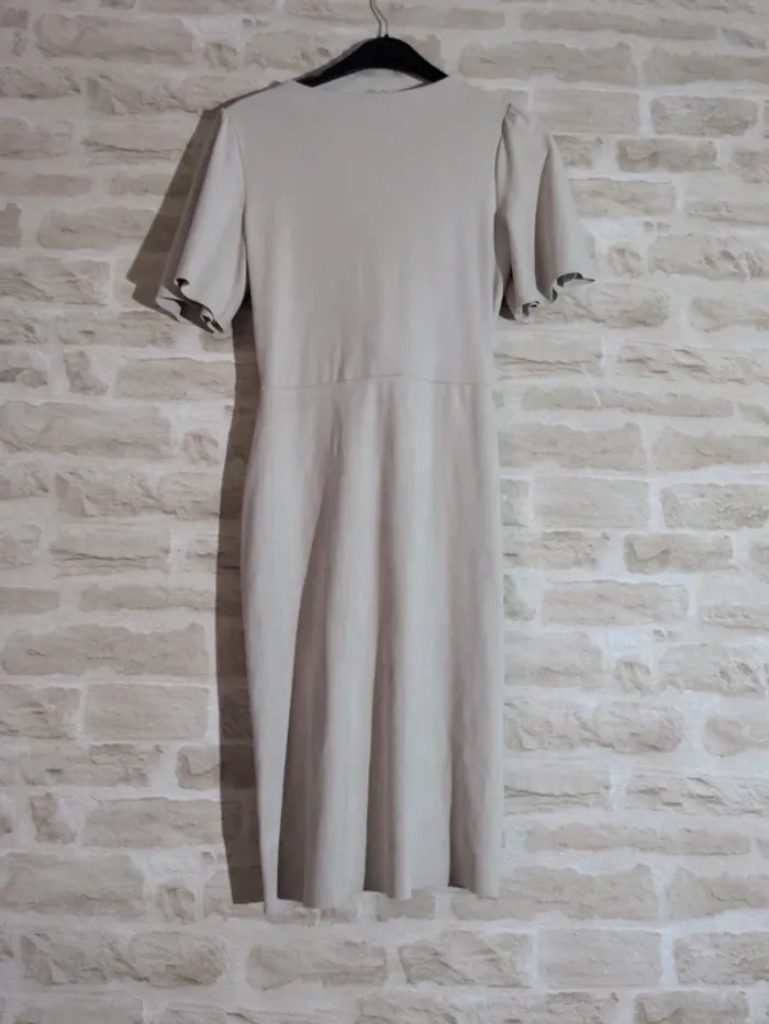 Robe Zara - Taille M - Élégante & Classe - Touché style daim - photo numéro 4
