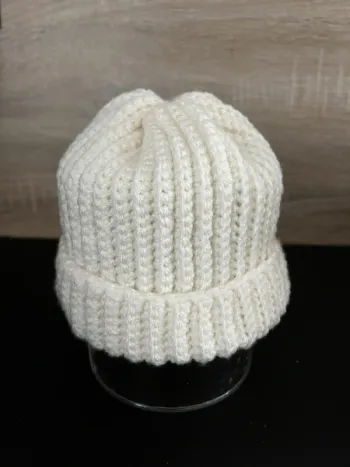 Bonnet bébé beige écru 3-6 mois, 42 cm·Neuf avec étiquette
