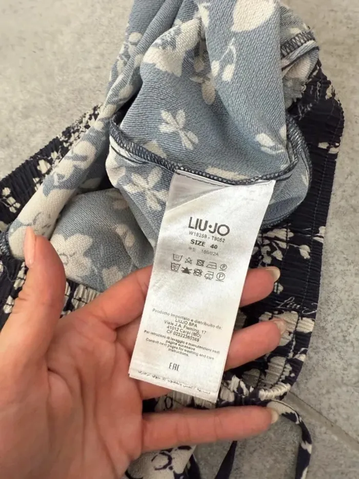 Pantalon été Liu Jo femme marine à fleurs taille 40 comme neuf - photo numéro 6