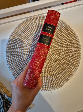 Livre collection Victor Hugo œuvres complètes tome 1