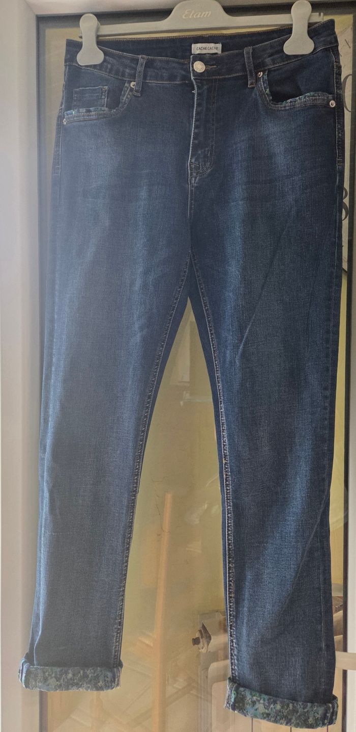 Jean's droit cache cache