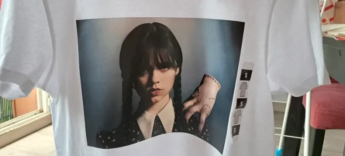 Tee-shirt S Customisée Wednesday Mercredi Adam - photo numéro 5