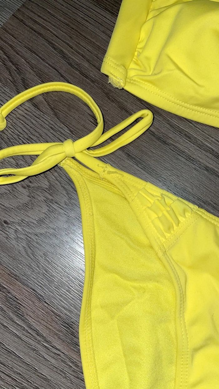 Maillot de bain jaune - photo numéro 3
