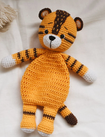 🐯 Doudou Tigre au crochet – Fait main avec amour (Orléans)