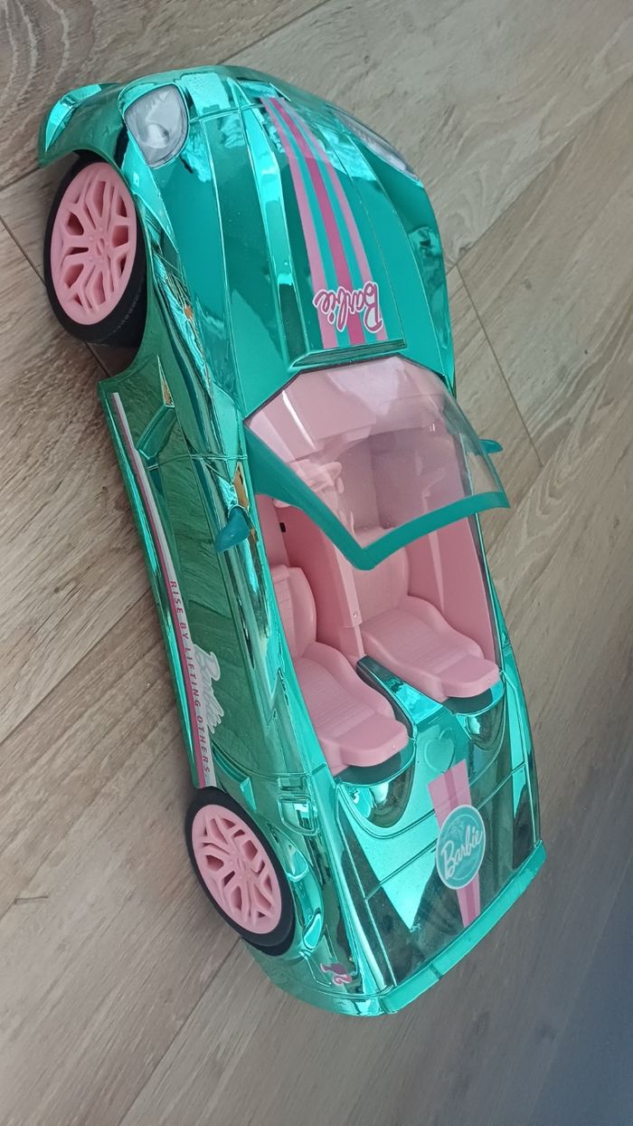 Voiture télécommandée Barbie - photo numéro 2