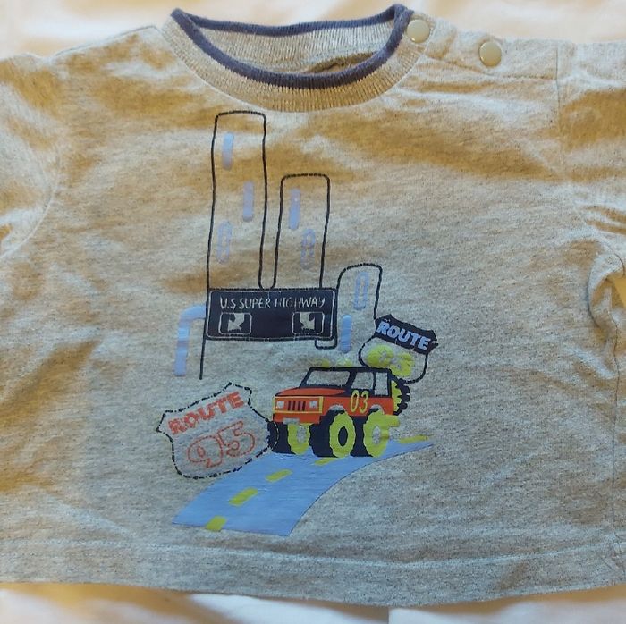 Lot Pantalon et haut 9 mois - photo numéro 3