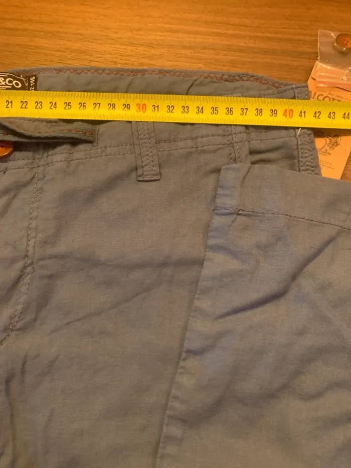lot 3 pantalons et 1 short - photo numéro 2