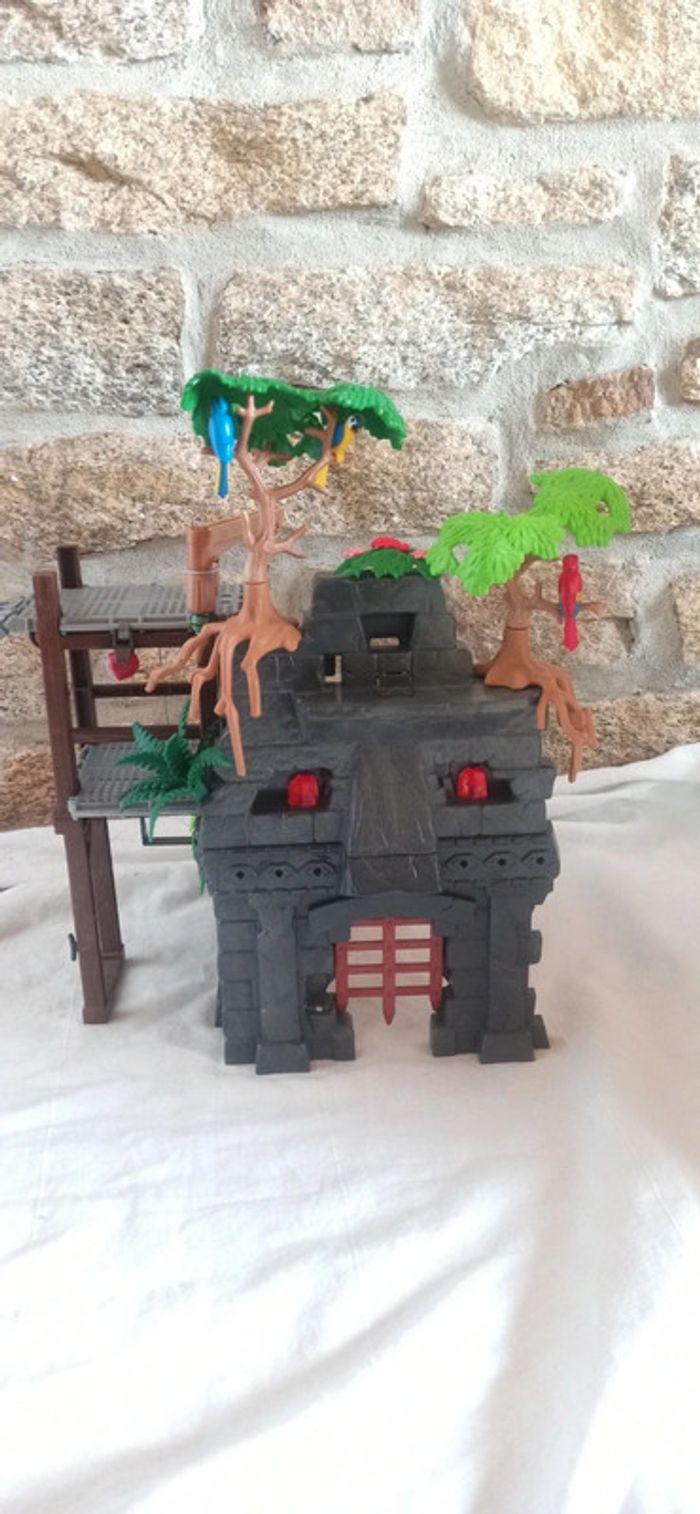 Décor de temple ruine jungle avec perroquets playmobil
