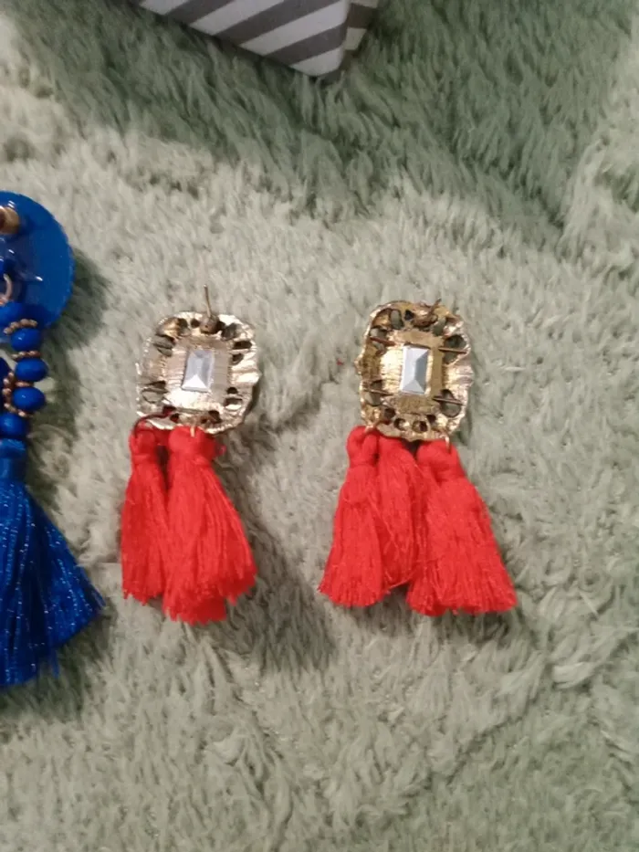 Deux paires de boucles d'oreilles - photo numéro 6