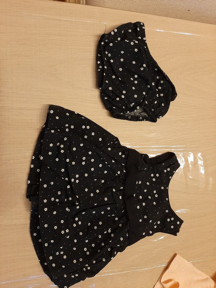 Ensemble robe + culotte bleu marine à pois blancs Kiabi 1 mois - photo numéro 2