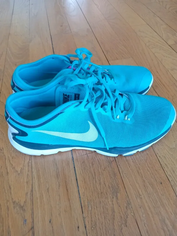 Basket nike femme Flex Supreme TR4 Pointure 40 - photo numéro 3