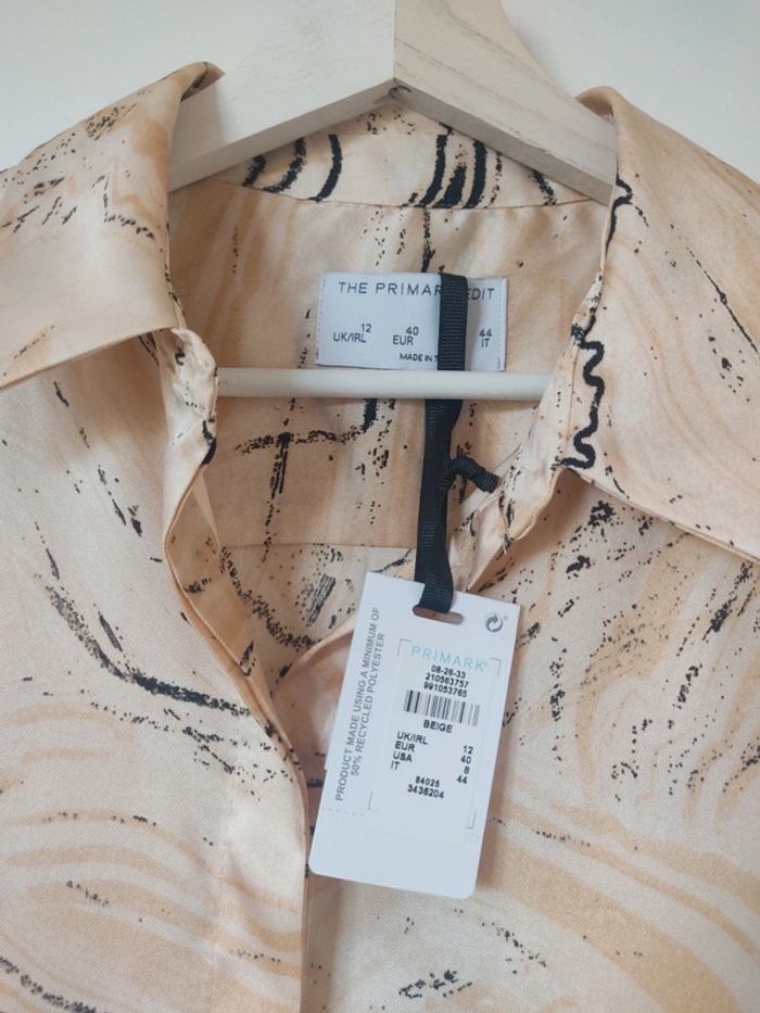 Chemise femme style satin beige et noir 40 EUR Neuve Primark - photo numéro 2