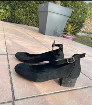 Chaussure à talon matière velours et talon pailletée taille 39 de chez cache cache en bon état