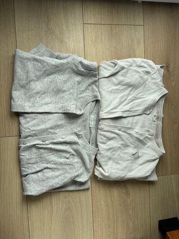 Lot 2 gilets 10 ans 