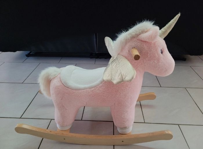 Licorne à bascule